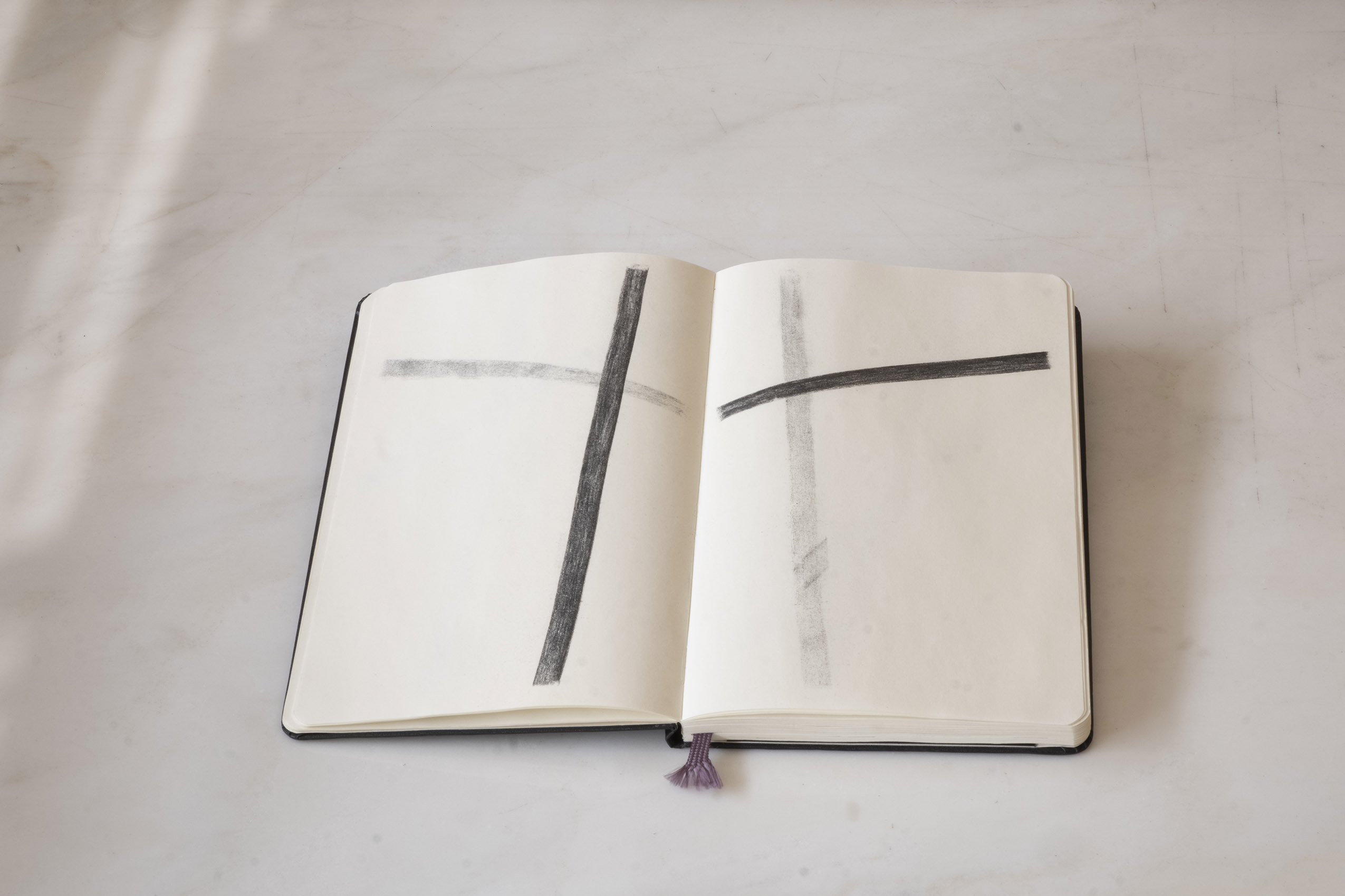 Sin título (Calca cruces, libreta), 2015 : Francisco Ugarte