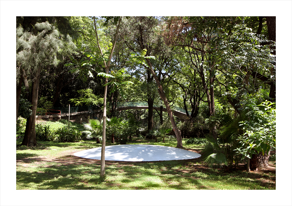 Sin título (Proyector de sombras), fotografía, 2009 : Francisco Ugarte