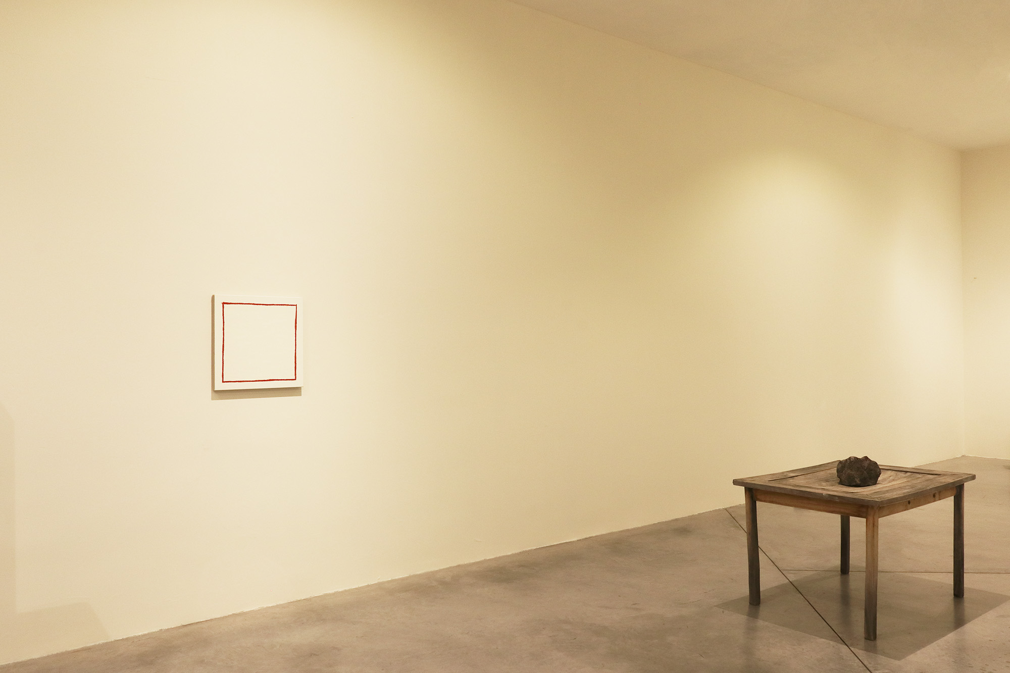 Mesa y piedra, 2025 : Francisco Ugarte